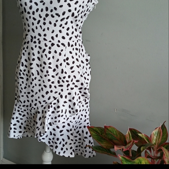 Bar III Dot-Print Ruffled Mini Dress Size L - Picture 2 of 6